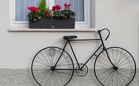 ZONA 30 Bike Guesthouse